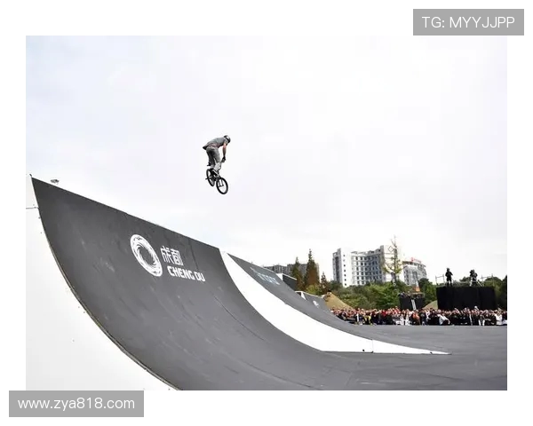 杨丽独家分享滑板技巧与心得助你轻松入门与提升滑板水平 杨丽独家分享滑板技巧与心得助你轻松入门与提升滑板水平